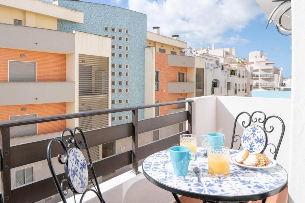 Casa Oliveira - Sunny 2-Bed Retreat Steps From The Beach Армасан-де-Пера Экстерьер фото