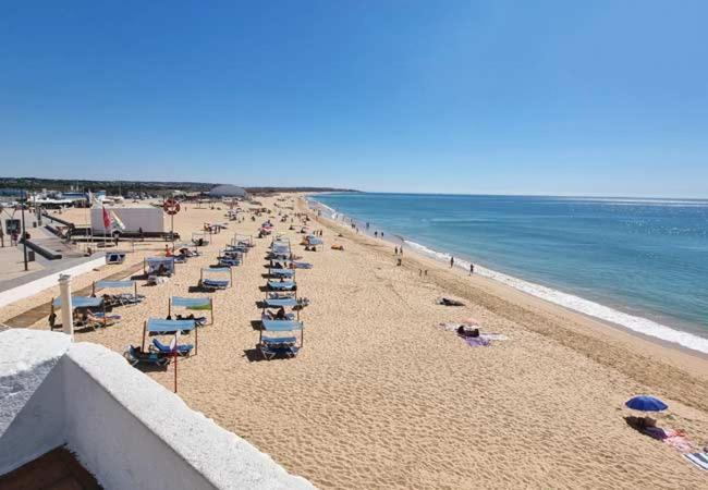 Casa Oliveira - Sunny 2-Bed Retreat Steps From The Beach Армасан-де-Пера Экстерьер фото